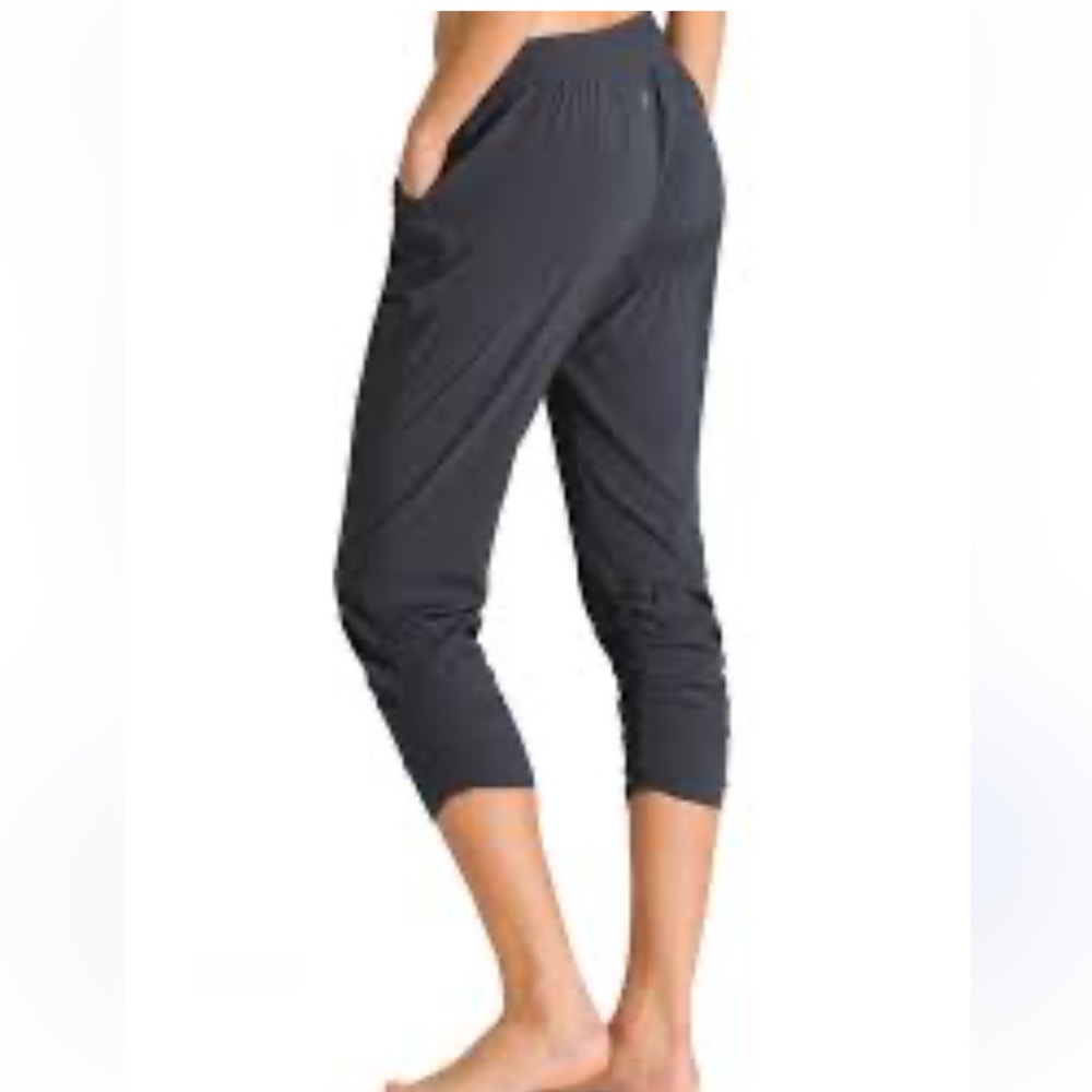 Athleta Prima Capri Black Cinched Leg Elastic Drawstring Waistband Size L